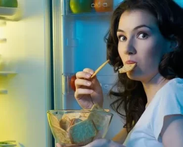 Eating Late At Night is Not Healthy, But Here Are 3 Foods You Can Eat