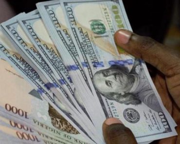 BREAKING NEWS: Naira finally hits N1000 per dollar