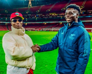 BREAKING: Arsenal Football Star Bukayo Saka Gives Special Gift To Wizkid After Watching Saka’s Team Win Against Liverpool