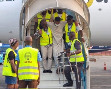 BREAKING: Federal govt receives 147 stranded Nigerians from Libya