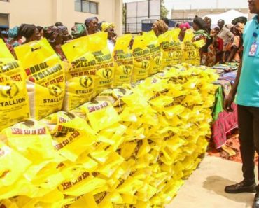GOOD NEWS: Dunamis Church distributes food items to Kaduna residents [PHOTOS]