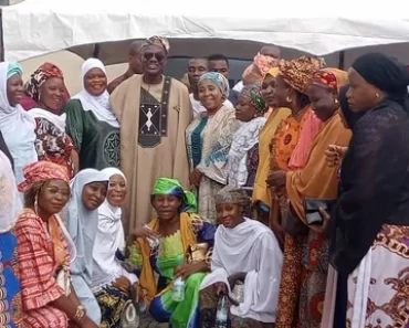Muslim Community In Rivers Visits APC Chairman, Honours Him With Yoruba Honorary Title, Gbobaniyi