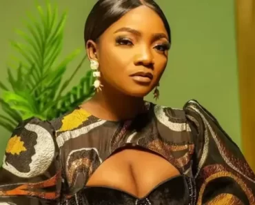Reason Why I’m successful in music industry – Simi