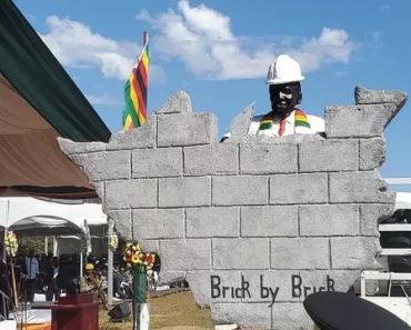 BREAKING: President Mnangagwa received a ‘brick by brick’ statue