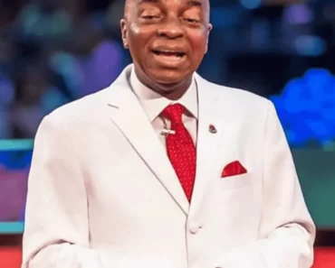 “He is blessed by God”-Reactions as Bishop David Oyedepo’s Heartwarming Prayer for Young Pilot aboard Private Jet goes viral (Video)